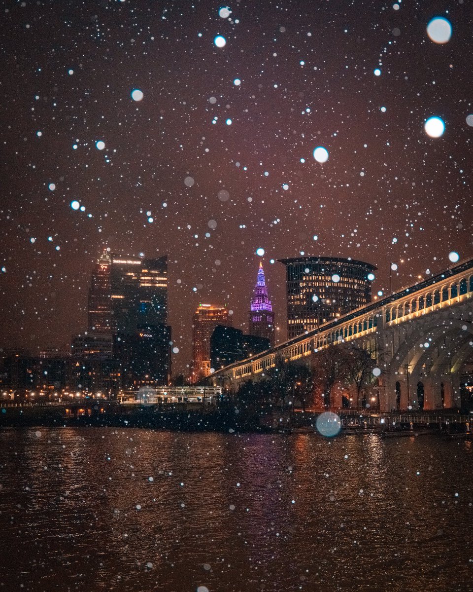 Tonight’s First Snowfall in Cleveland, Ohio