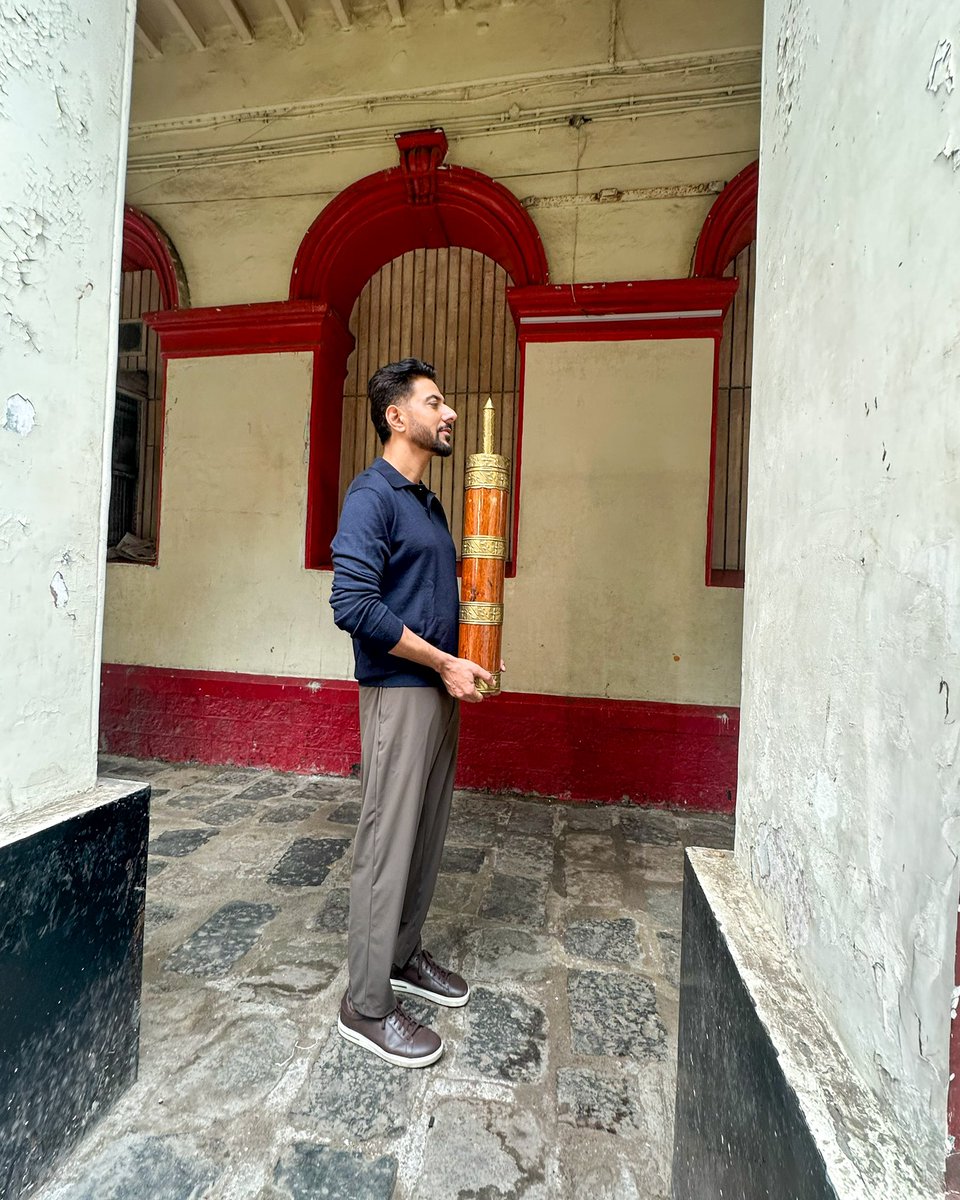 ranveerbrar's tweet photo. Some things never go out of style, like the Gur-Gur. Meet the tool behind Solja, the iconic butter brew of Ladakh.
Did you know about this?
.
.
.
#ranveerbrar #gurgur #ladakh #solja #butterbrew https://t.co/0x16lieDNj