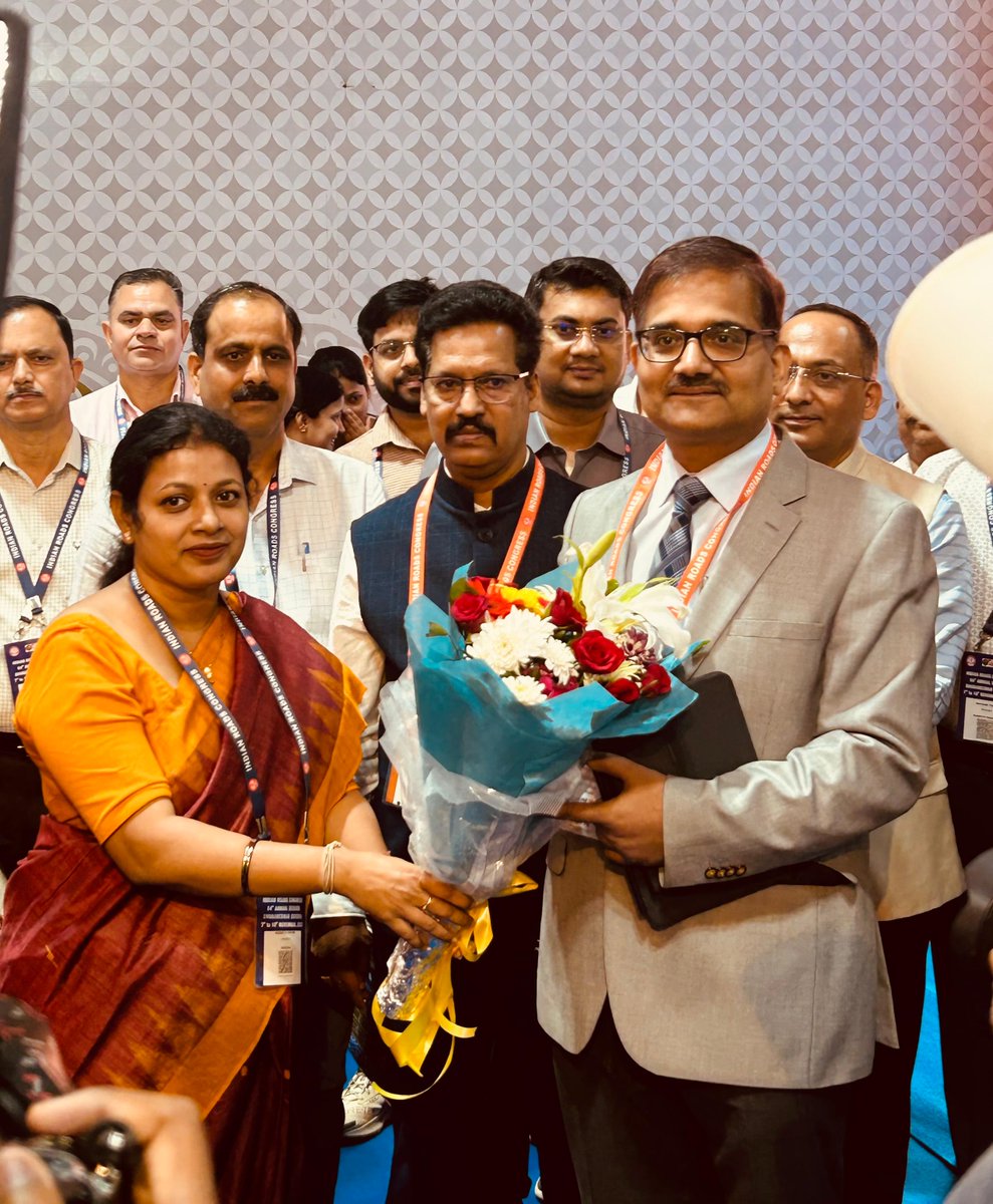 PMGSY_NRRDA's tweet photo. DG NRIDA & JS (RC) Shri Amit Shukla inaugurated the NRIDA stall at the 84th Annual Session of the Indian Roads Congress held in Bhubaneswar, Odisha.
#NRIDA #MoRD #IRC #RuralConnectivity #InfrastructureDevelopment #Bhubaneswar #Odisha https://t.co/EswmhJRr61