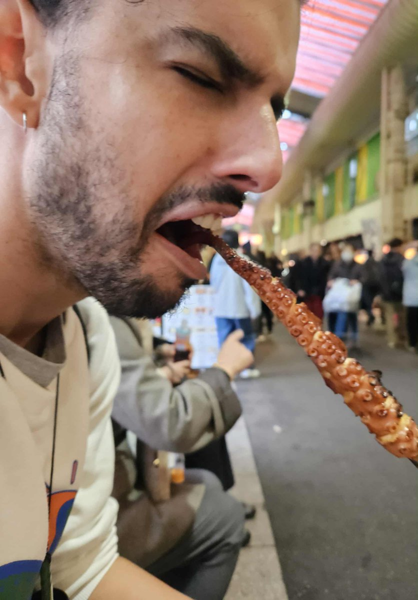 It only happens in hentai they said.

It wouldn't happen to me irl they said.