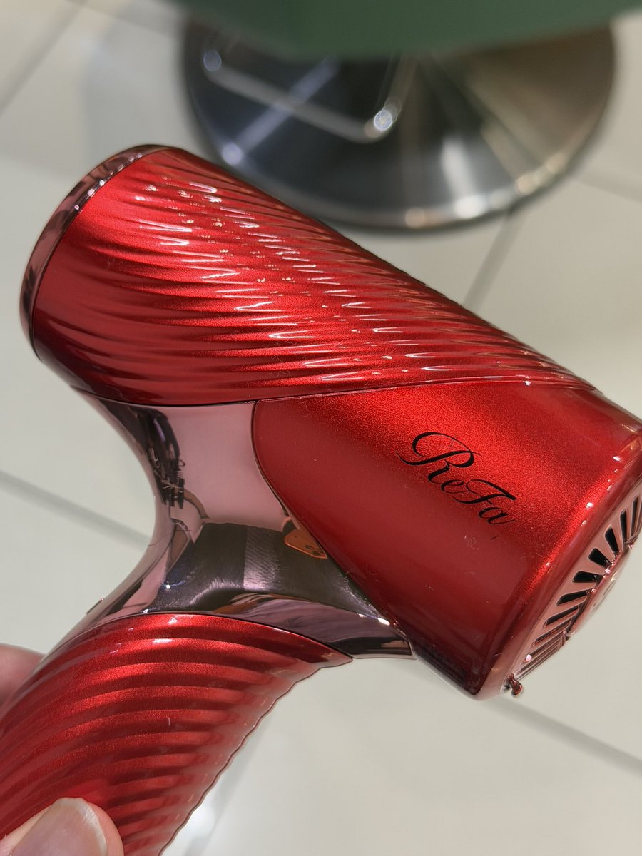 カラバリ増えたならそりゃ買うよ