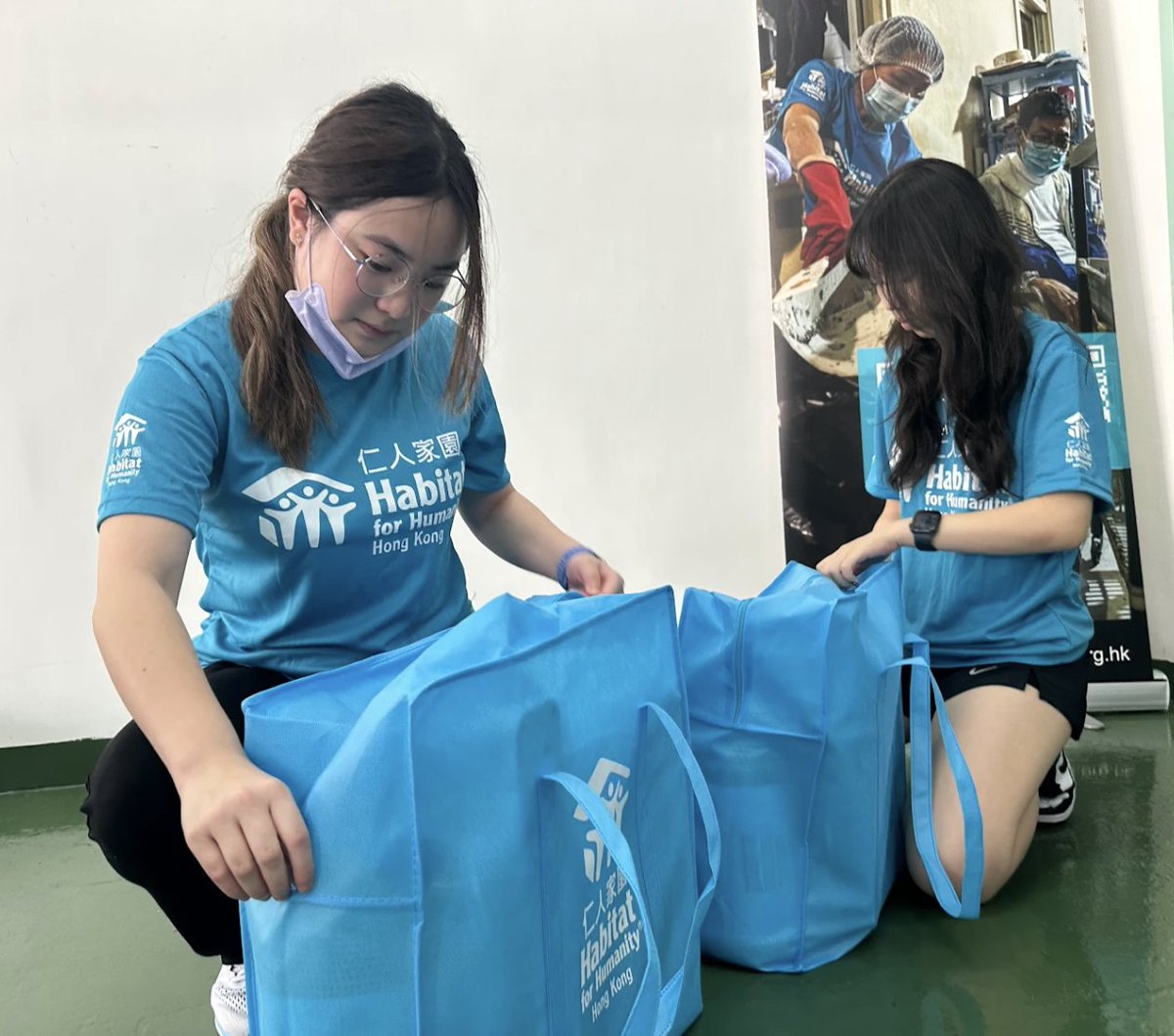 OELPAIS's tweet photo. #AISHongKong25 - Students began a two day service project with @Habitat_org helping pack winter kits for those in need! @aishongkong @asimpsonEDU @hsp_andy @Meg_Rob22 #OELP2025 #SIA25 #BeyondTheRedBricks https://t.co/xwS8USuz0B