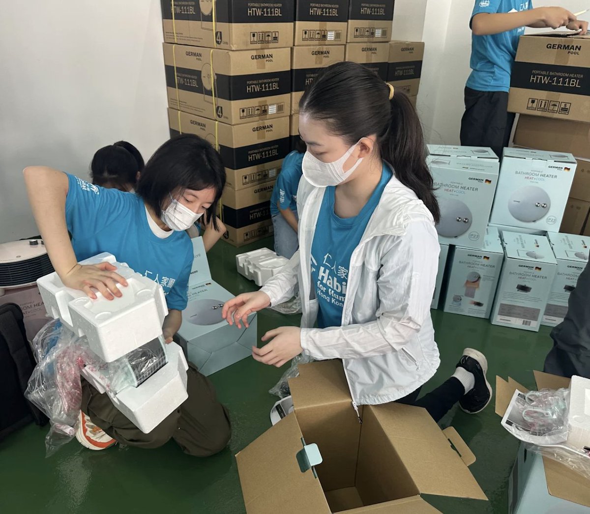 OELPAIS's tweet photo. #AISHongKong25 - Students began a two day service project with @Habitat_org helping pack winter kits for those in need! @aishongkong @asimpsonEDU @hsp_andy @Meg_Rob22 #OELP2025 #SIA25 #BeyondTheRedBricks https://t.co/xwS8USuz0B