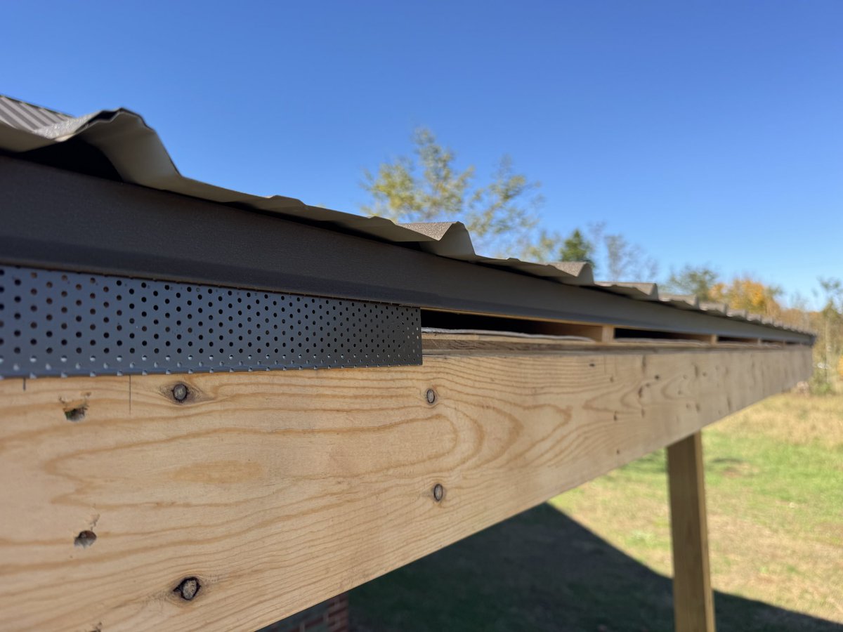 SmartEasyDIY's tweet image. These pictures are from a special perforated trim I had made for venting underneath my steel roof but on top of the roof deck but the question was how to finish it off and keep the insects out and have it vent properly. This is what I came up with. Video on my YouTube.
