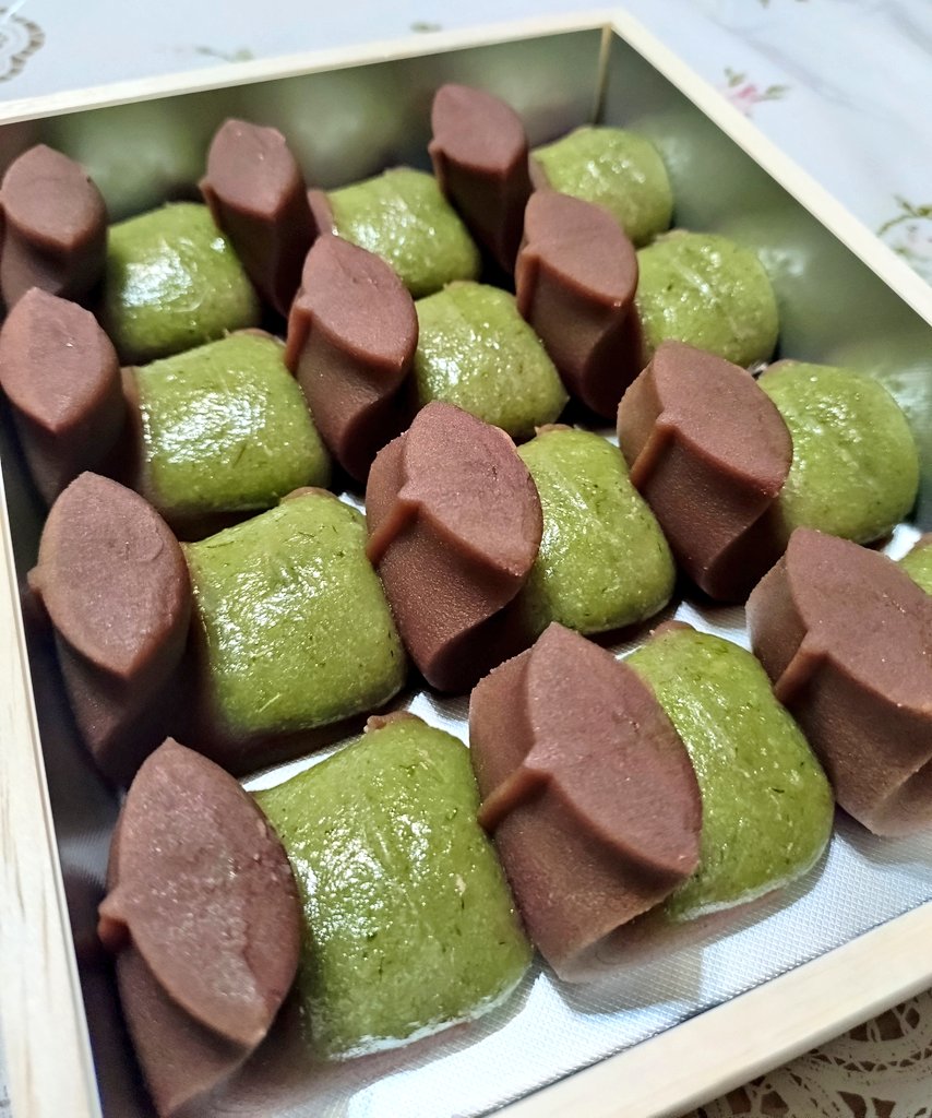 natsu0703's tweet image. 土曜にながのあずささん(@az_naga_cb )からいただいた、念願の三嶋大社の福太郎！！
よもぎ餅＋こしあんという私の最も好きな組み合わせの美味しすぎるおやつでした🤤

#今日のあんこ #こしあん
#本日のおやつ (土曜でした😅)