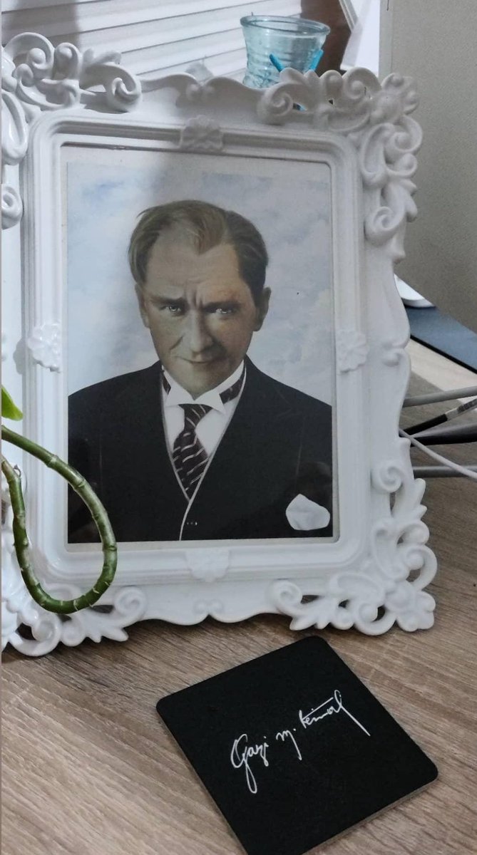 Sevgi, saygı ve özlemle...

#Atatürk 🤍