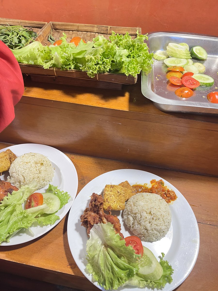 n.zahraa๐ท tweet media