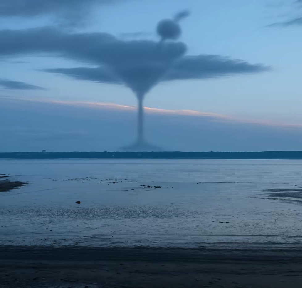 experimentsla1n's tweet image. slept for 11 hours after submitting my last assignment