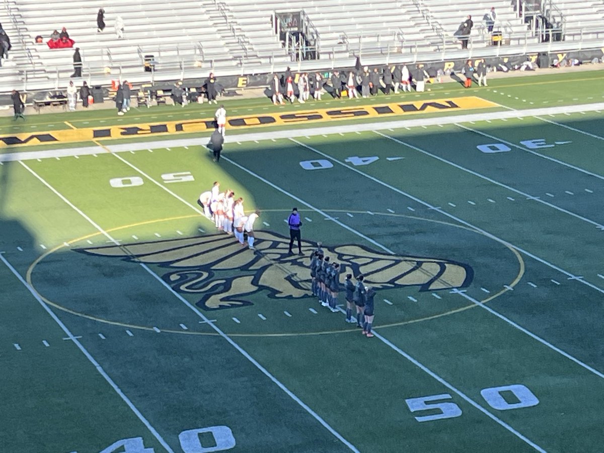 TYetmarAD's tweet image. Incredible victory for @GriffonSoccer in @TheMIAA first round of playoffs! Proud of their hard work &amp;amp; perseverance through 110mins. Intense battle that ended in 1-1 tie &amp;amp; stretched to PKs, 4-3. Griffs will be the highest remaining seed in Semis! #GriffUp 🦅🦁 #RingTheBell 🔔