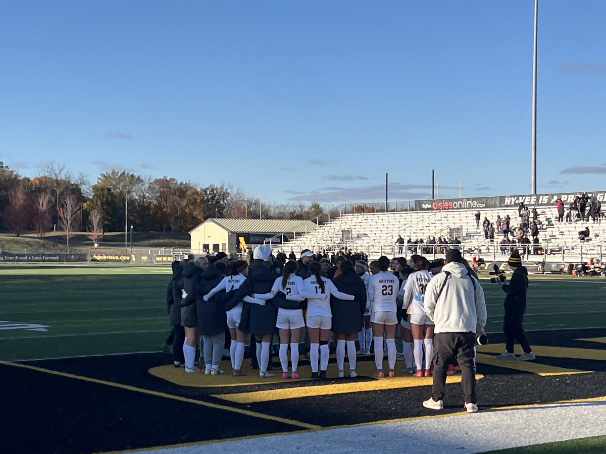 TYetmarAD's tweet image. Incredible victory for @GriffonSoccer in @TheMIAA first round of playoffs! Proud of their hard work &amp;amp; perseverance through 110mins. Intense battle that ended in 1-1 tie &amp;amp; stretched to PKs, 4-3. Griffs will be the highest remaining seed in Semis! #GriffUp 🦅🦁 #RingTheBell 🔔