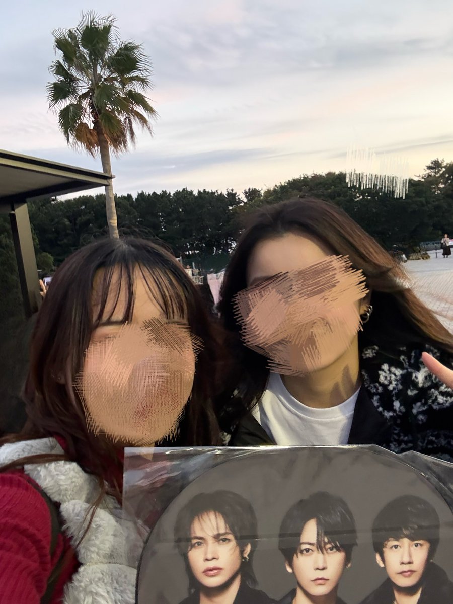 えむ tweet media
