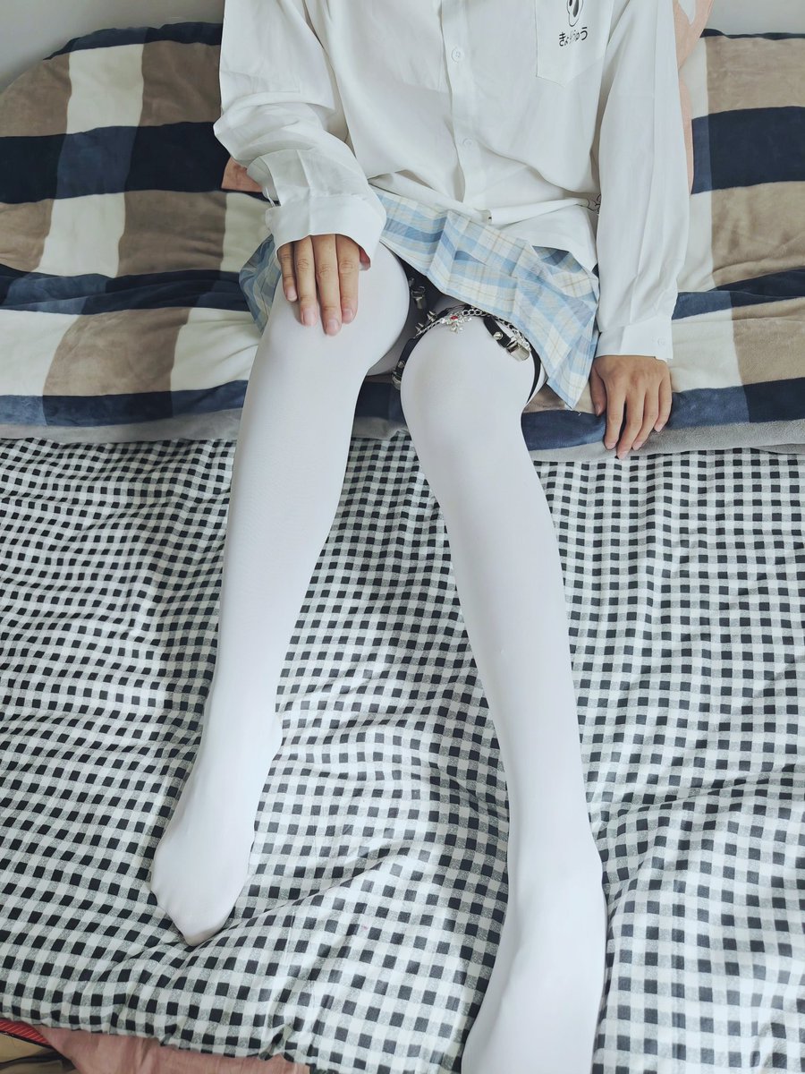 Linglong135's tweet photo. 哥哥，过来看看我
诶嘿 小狐妹妹 好白诶
（害羞） Ｏ(≧▽≦)Ｏ 
#男娘  #伪娘  #女装・男の娘  #可爱的男孩子 https://t.co/FrwT2qGZ8f