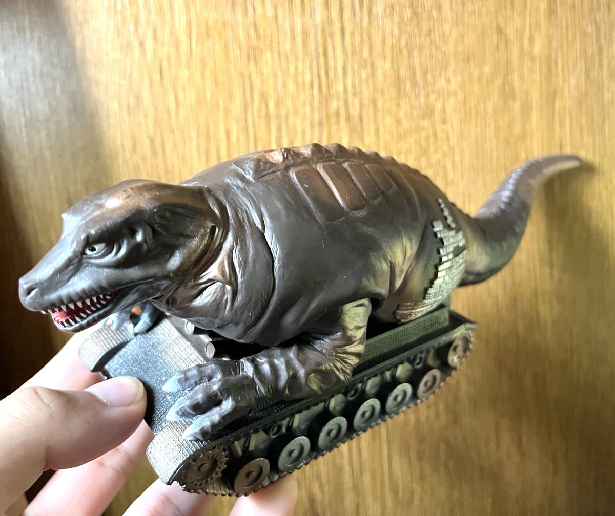 蓄光ナメゴン　恐竜戦車 蓄光ナメゴン 恐竜戦車 バンダイ 商品・サービスサイト | チキモン