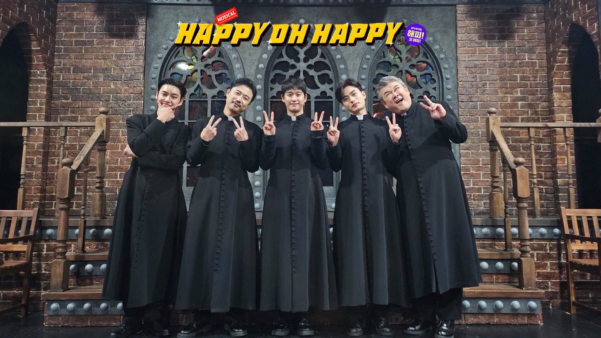 Musical_HappyOhHappy tweet media