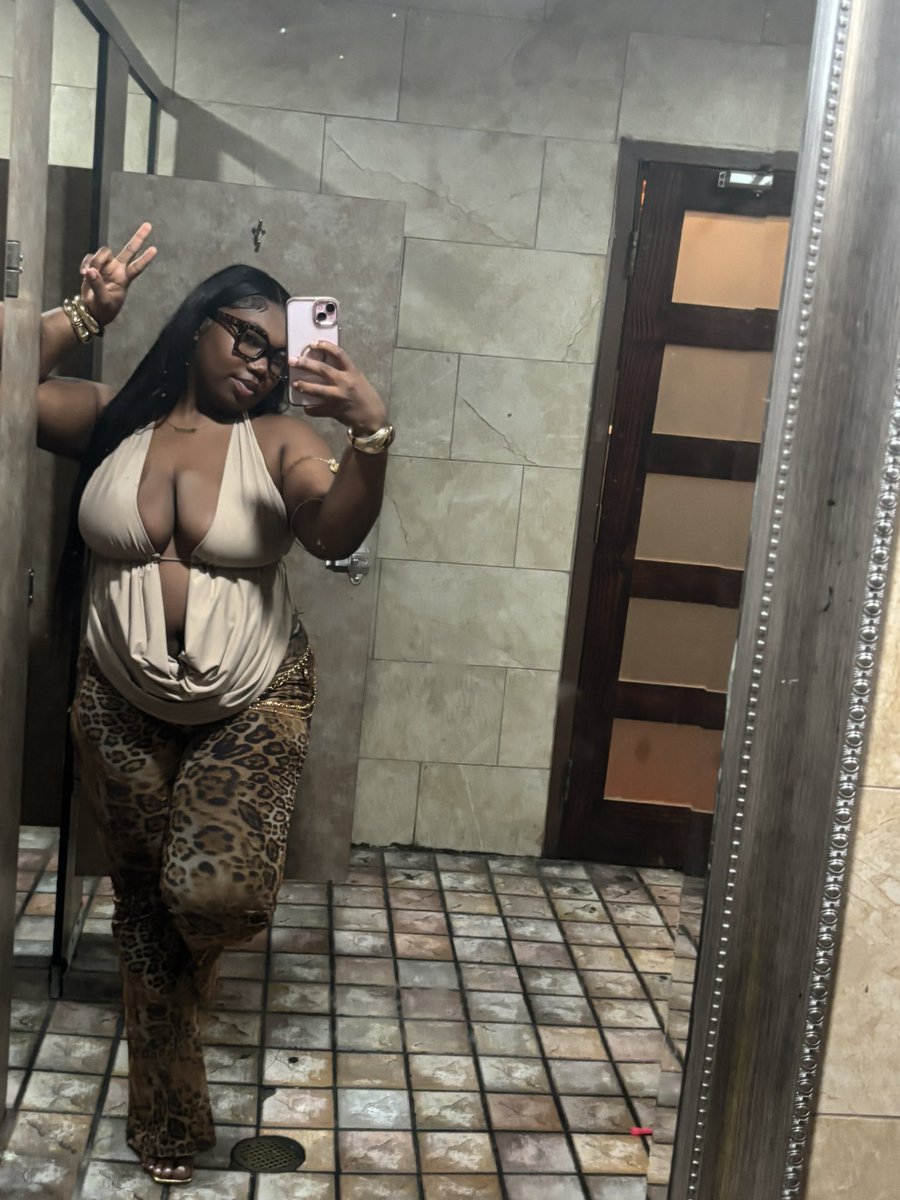 CallMeMyaaa_'s tweet image. Soft glam, wild energy 🤎🐆