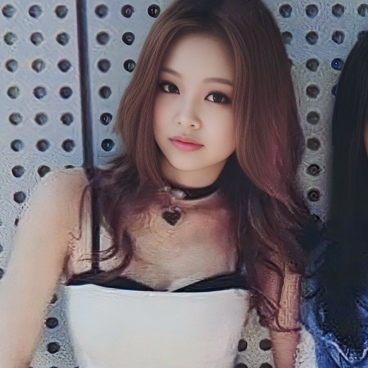 cvntyrubyjen's tweet photo. she was a baddie even before baddie was a thing https://t.co/oFcVypRtKd