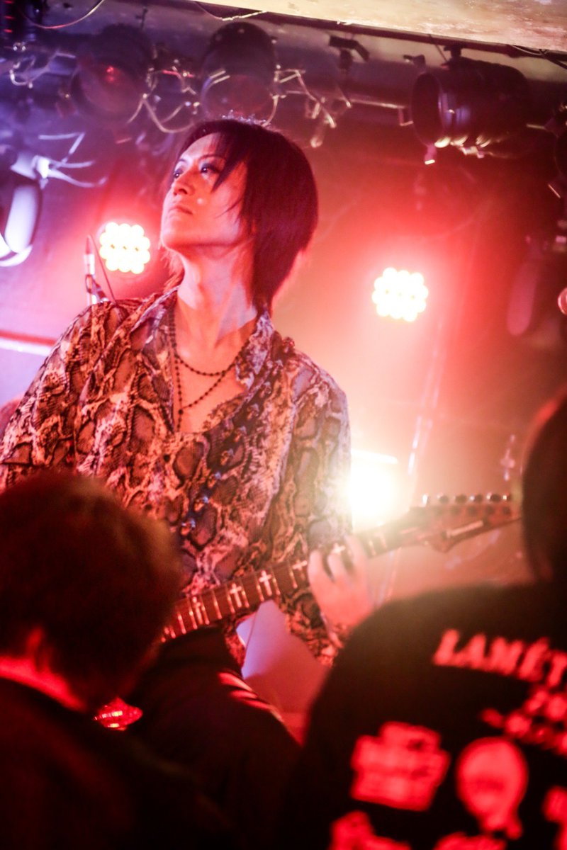 mockingbird340x's tweet image. A&apos;KANDER（as D&apos;ERLANGER）
📸@aikiryu 
💄@cherry_rose05 
🎸RE-155C 瀧川一郎（CIPHER）モデル

#DERLANGER
#瀧川一郎
#ラメフェス
#鱧祭