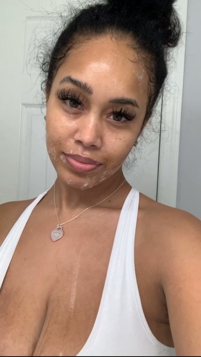 So_heartless89's tweet image. This my real face.. I love filters but dont need em im not AI👽