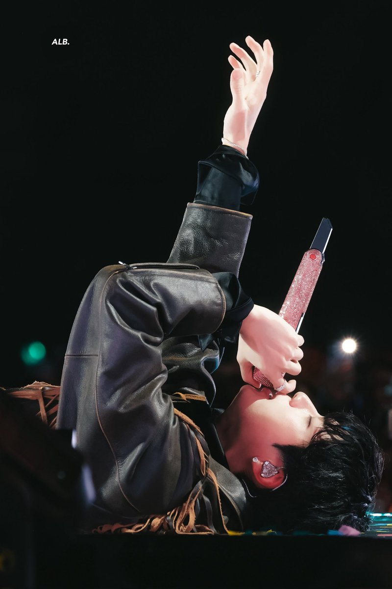 I’m voting #Jin for the #2025MAMAVOTE