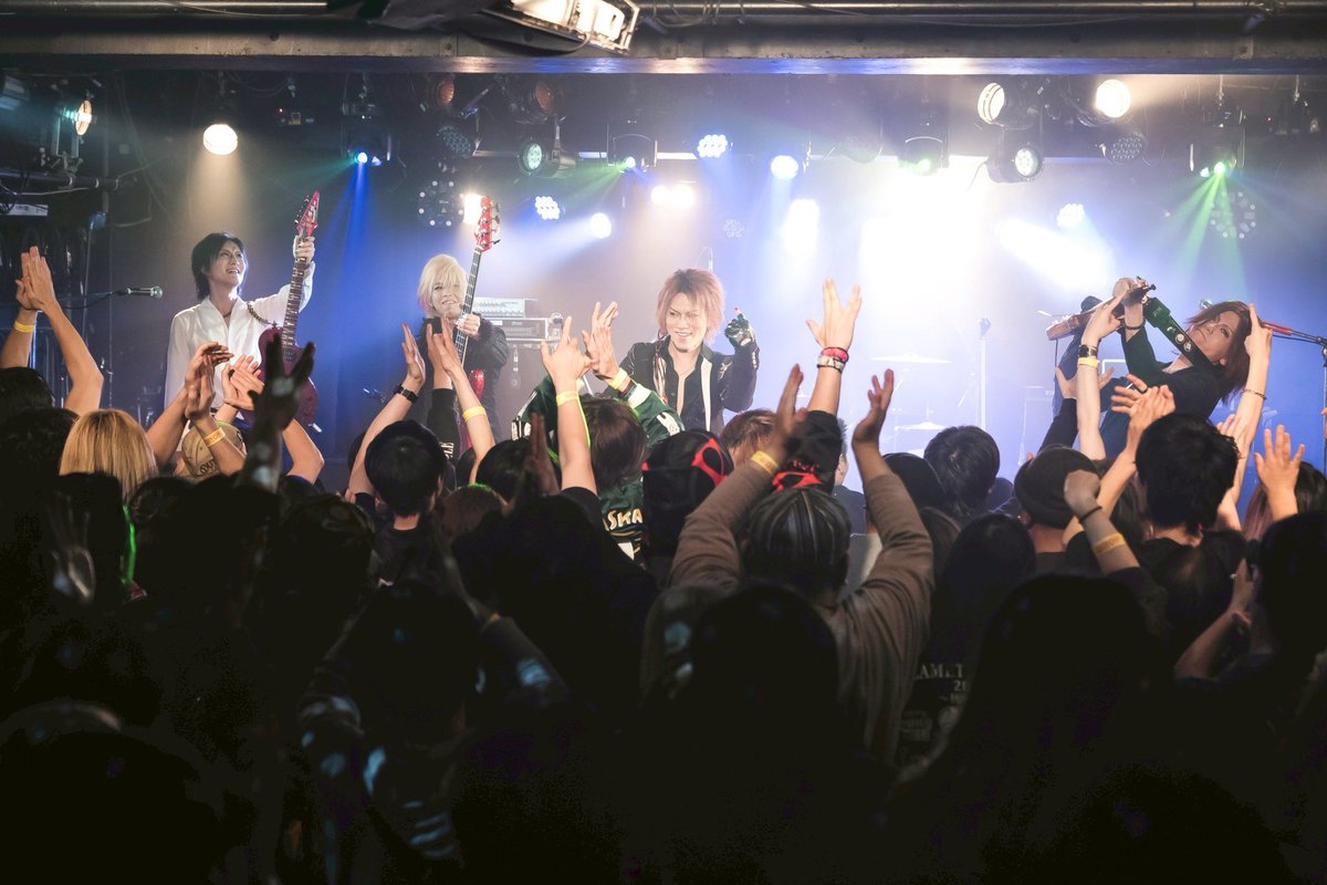 mockingbird340x's tweet image. LAMÉ SEA（as LUNA SEA）
📸@245_photo 
💄@cherry_rose05 
🎸RE-155C

#LUNASEA
#ラメフェス
#鱧祭