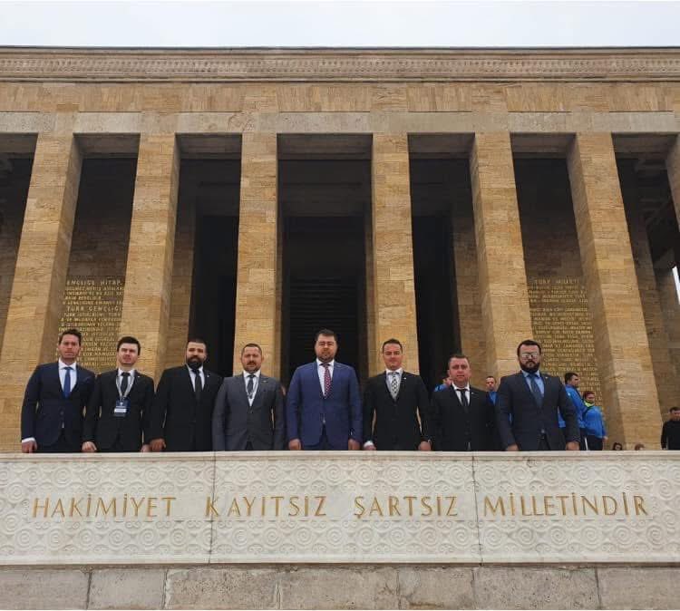 Bana göre Gazi Mustafa Kemal Atatürk'ü ebediyete uğurladığımız bugünü, onun mücadele heyecanını yaşayarak, fikirlerini çok daha iyi anlamaya çalışarak geçirmek en doğru anma biçimi olacaktır. Saygı ve Rahmetle anıyorum...