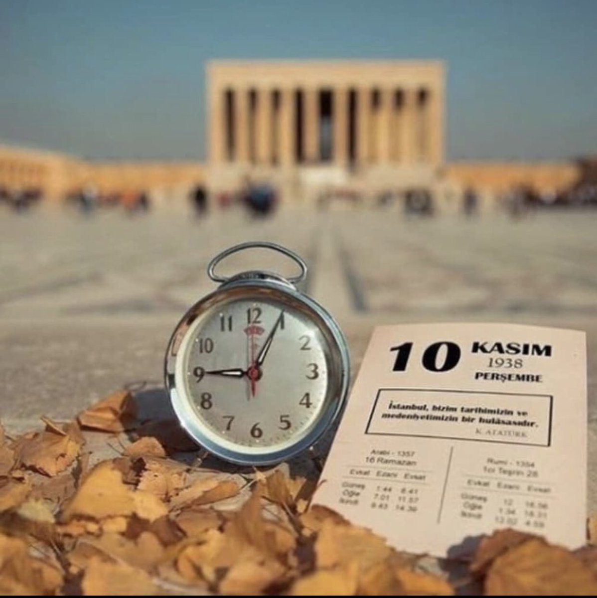 10 Kasım  saygı ve minnetle yüce ATATÜRK