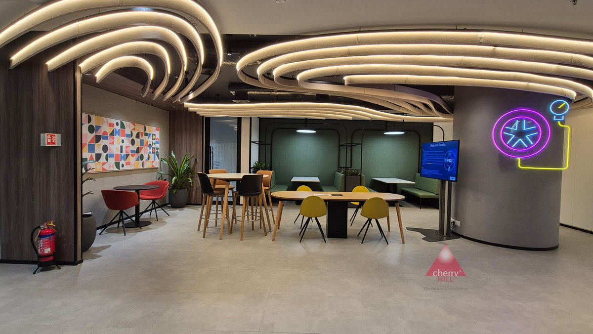 CherryHillDelhi's tweet image. Delivering exclusivity with a splash of color! This Hyderabad office for a leading Life Insurance company reflects a cool, modern, and collaborative work culture. 
#CherryHillInteriors #CorporateOfficeDesign #InspiringOfficeSpace