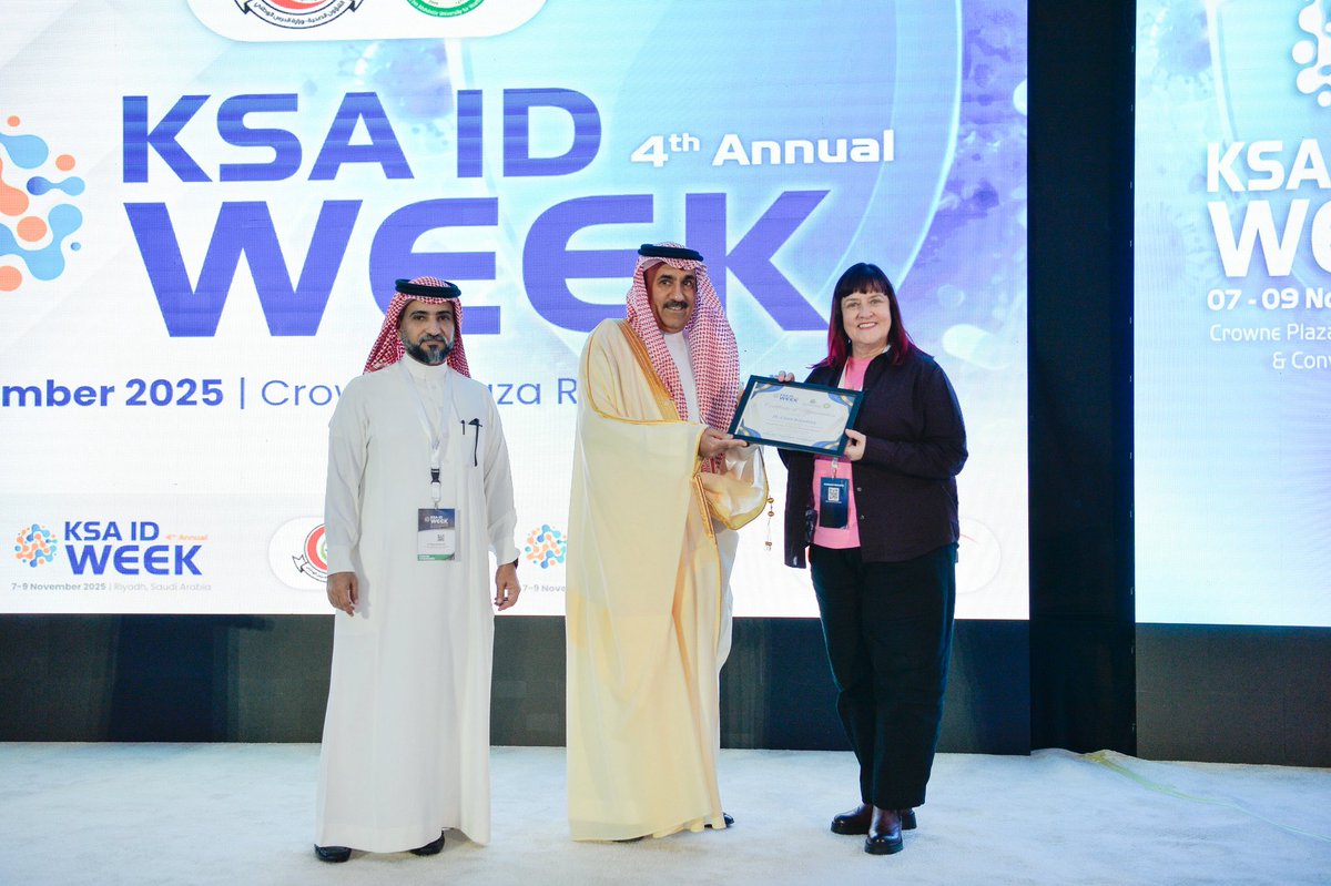 نظّمت الشؤون الصحية بوزارة الحرس الوطني، ممثّلةً ببرنامج الطب الوقائي ومكافحة العدوى، وبالتعاون مع جامعة الملك سعود بن عبدالعزيز للعلوم الصحية، المؤتمر السعودي الرابع للأمراض المعدية تحت شعار:
«استدامة التعاون والابتكار في مجال الوقاية من الأمراض المعدية ومكافحتها»،
وذلك برعاية