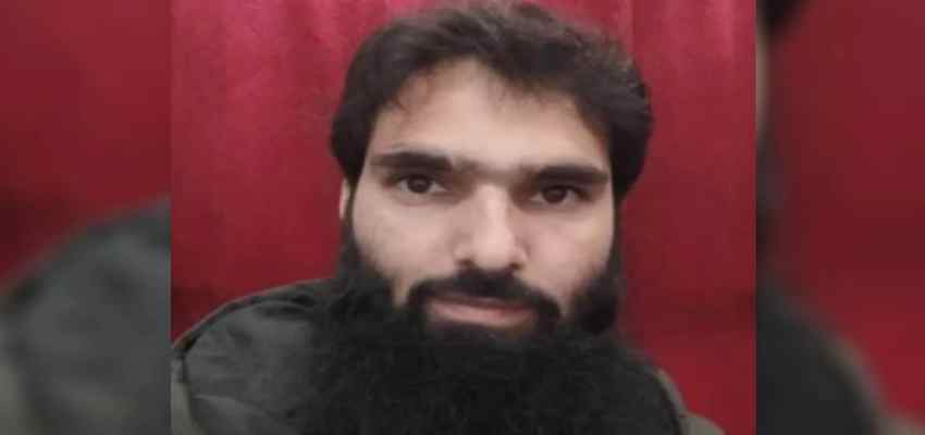 Khabarfast's tweet image. फरीदाबाद में एक डॉक्टर के कमरे से मिला 300 किलो अमोनियम नाइट्रेट, असॉल्ट राइफल और कारतूस भी बरामद; बड़े आतंकी हमले की रच रहे थे साजिश

khabarfast.com/haryana-farida…

#FaridabadTerrorModule #RDXRecovery #TerrorAttackFoiled #JammuKashmirPolice #ATS #NationalSecurity #BreakingNews…