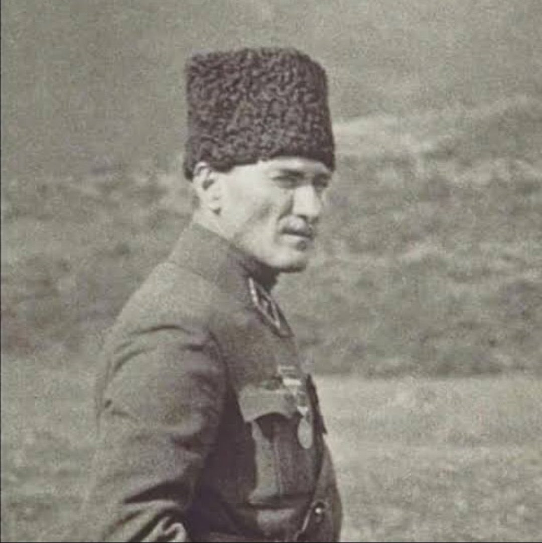 tuyocu's tweet photo. Ben babamdan çok sevdim. Evladıma da benden çok onu sevmesini vasiyet ettim. Gerisi laf https://t.co/RSdRxFWtAX