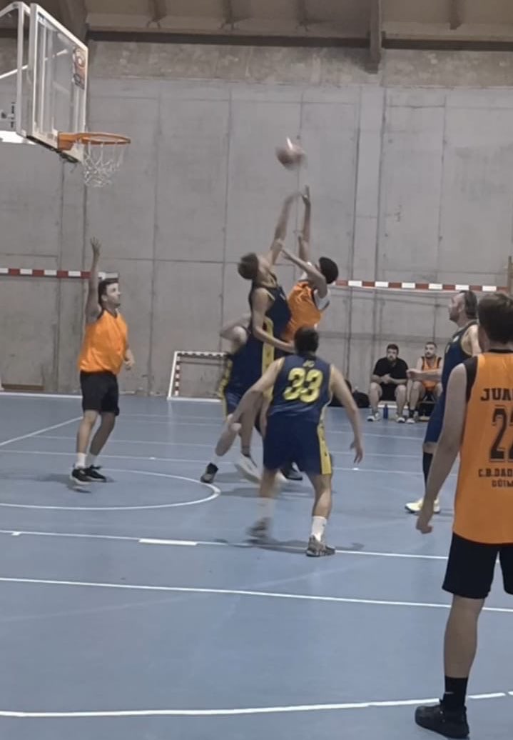 Derrota del Senior Masculino ante Granadilla (63-39).
El equipo sigue trabajando con esfuerzo y compromiso 💪🧡
¡Seguimos adelante! 👊

#Dadarmo #Baloncesto #Güímar #BasketCanarias #Vamosdadarmo