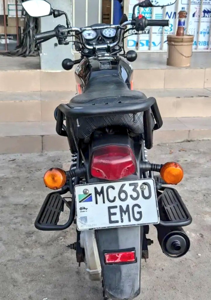 Eng_Matarra's tweet image. TVS HLX NEW MODEL 🔥🔥

REG" #EMG

▪️Cc. 125
▪️Gear Tano 
▪️Starter Inapiga 
▪️Tairi zote mpyaa 
▪️Engine Haijaguswa 
▪️Full Documents ✅️

#BEI - Tshs. 1,800,000/=

IPO DAR 

CALL ME 📞-0793022184
WHATSAPP-0719542184
