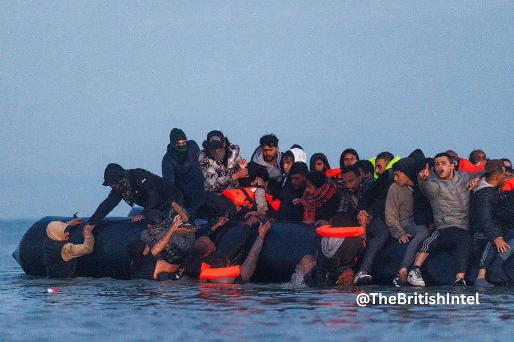 🚨🇬🇧 MIGRANTS TO BE PAID £3,000 TO GO HOME - BRITISH TAXPAYERS FOOT THE BILL

The Home Office is considering paying illegal migrants up to £3,000 each to return to their home countries under a new “voluntary returns” scheme.

🔴 Migrants from Albania, Bangladesh, Nigeria,