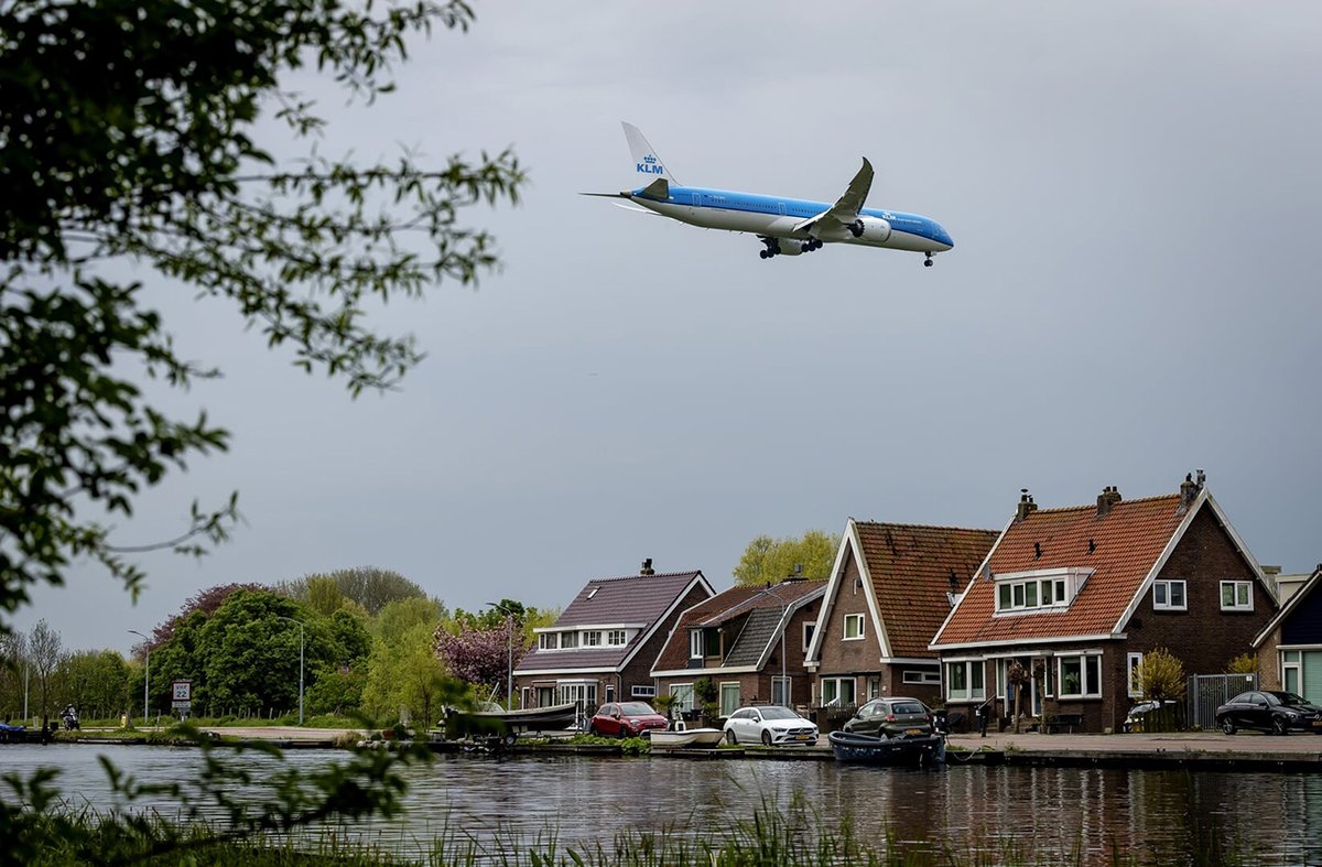 ‘Trend stillere vliegtuigen op Schiphol zet door’ - meerbode.nl/trend-stillere…