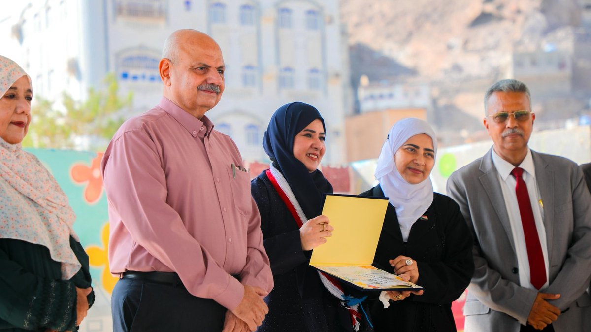 نائب رئيس الجمعية الوطنية يشارك في احتفال روضة الصهاريج بذكرى ثورة 14 أكتوبر وعيد الاستقلال 30 نوفمبر

الإثنين ١٠ نوفمبر ٢٠٢٥ 

شارك الأستاذ عصام عبده علي، نائب رئيس الجمعية الوطنية للمجلس الانتقالي الجنوبي، صباح اليوم الإثنين أطفال روضة الصهاريج بمديرية صيرة في العاصمة عدن،