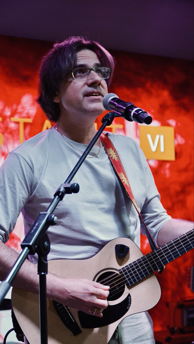 Коллеги, напомните, как выйти из vi?..
то есть, блин, Хельсинки, Lazy Fox в эту пятницу 14.11, бьянвёню добродошли келло юхдексянтойста даммен унд херрен