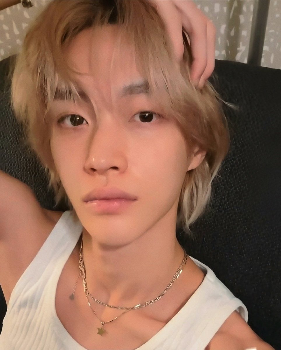 blanchmare's tweet image. Kenapa jadi kebalik ya meng item jadi oyen meng oren jadi item