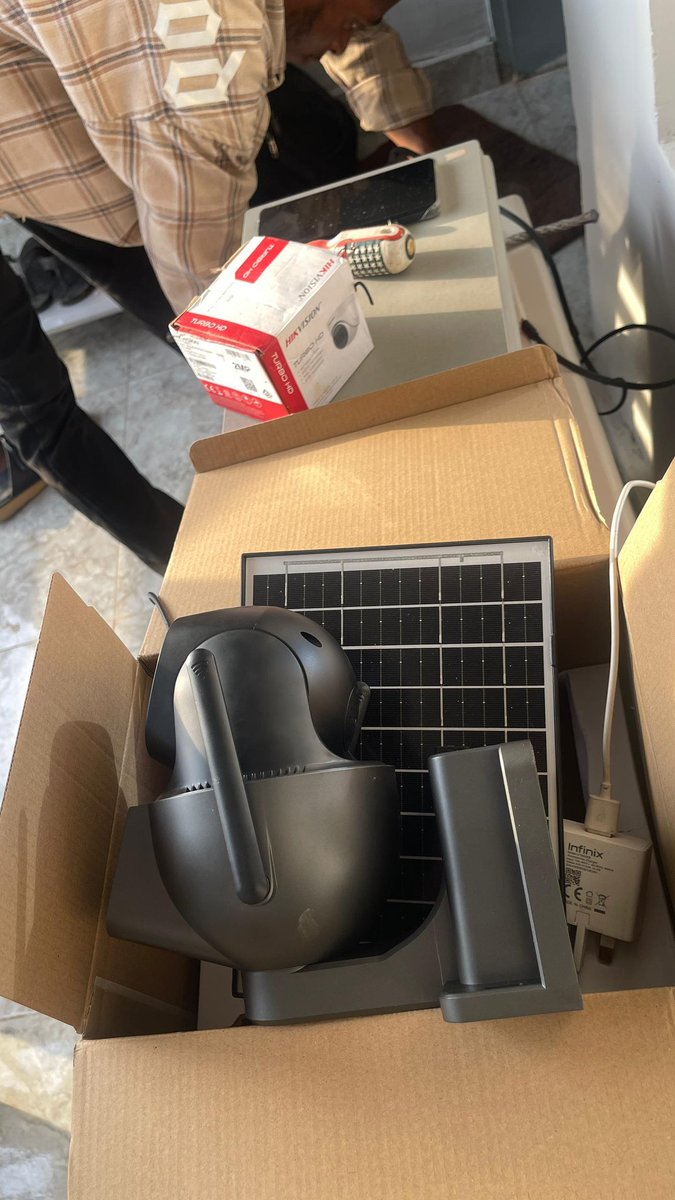 EasyPowerHub's tweet image. PTZ CAMERA INSTALLATION by @TeamEasypowerhub @AREA1 
Stay secure, rain, or shine! With  Our solar-powered CCTV camera
08085053131