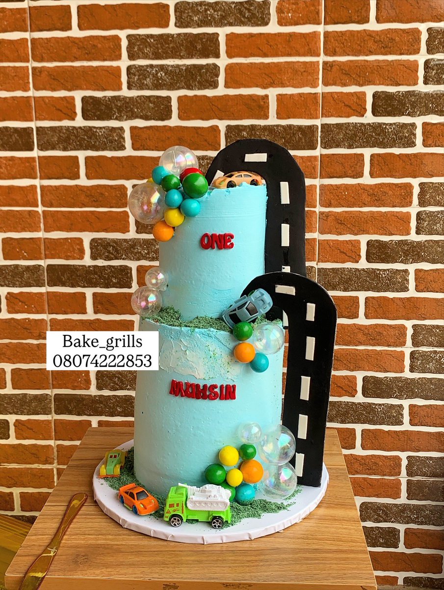Mubaraqah5's tweet image. What’s a one year old birthday without a birthday cake ?

Size 7 and 5
Frosting:  whipped cream 
Flavors: banana bread, red velvet and chocolate 

Please kindly retweet 

📍Orogun ibadan
