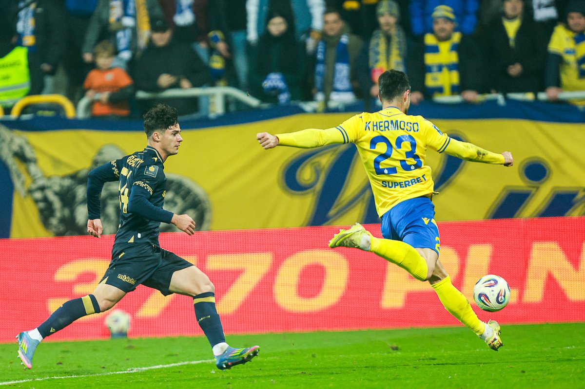 ProSportManager's tweet image. Gratulujemy Kamilowi Jakóbczykowi debiutu w barwach ⚪️🔵@LechPoznan. 💪🏼