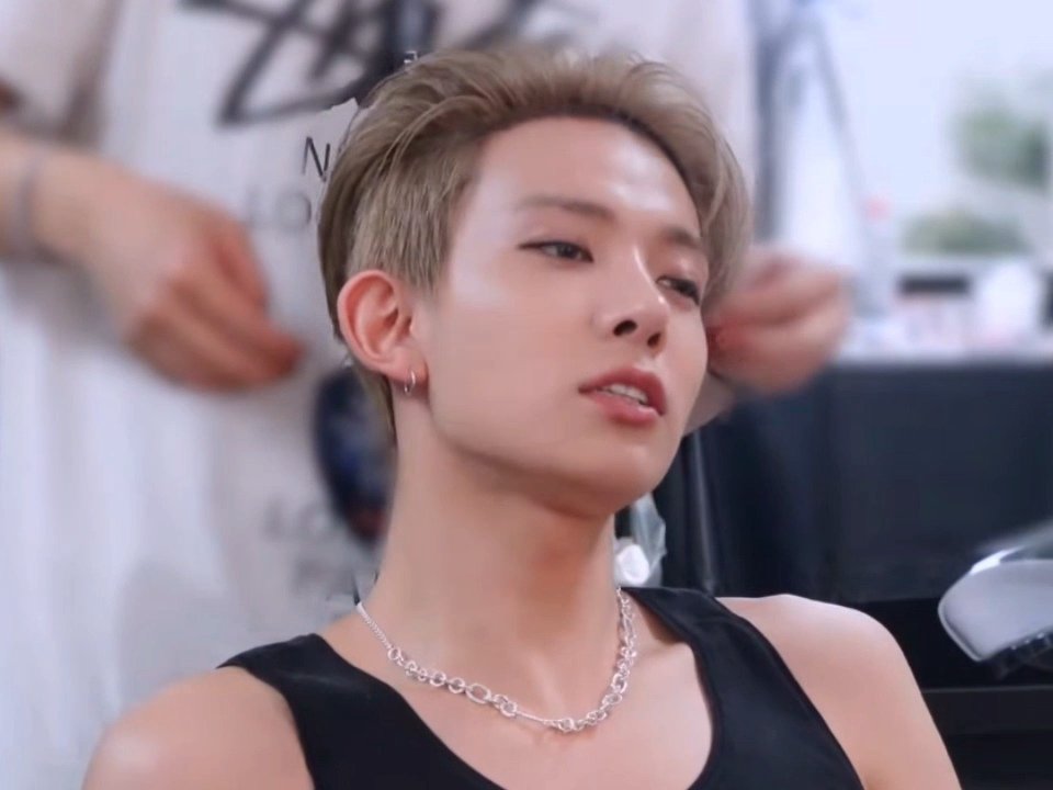 kdnkji's tweet image. ......????