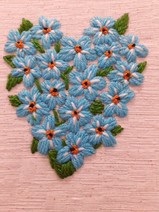 Unutma beni çiçeği işledim☺️

Bu kalp seni unutur mu
Bu kalp seni unutur mu
Kalbim seni unutur mu ♪♫♪♪♫♪