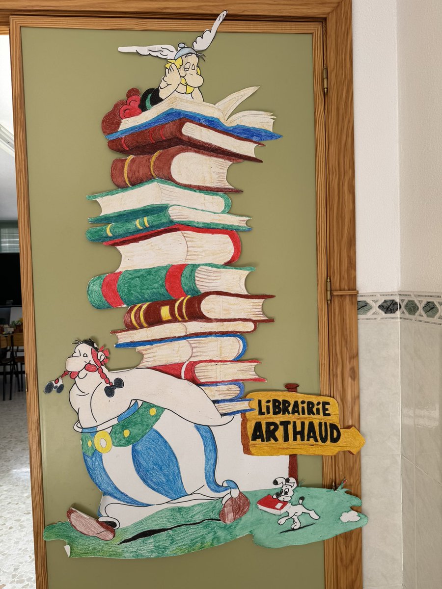 Me encanta cuando los espacios de la escuela hablan. A veces los detalles hablan y otras veces no damos a los espacios la importancia que merecen. Repensar espacios es también soñar con la escuela que queremos.¿Qué pensáis vosotros?