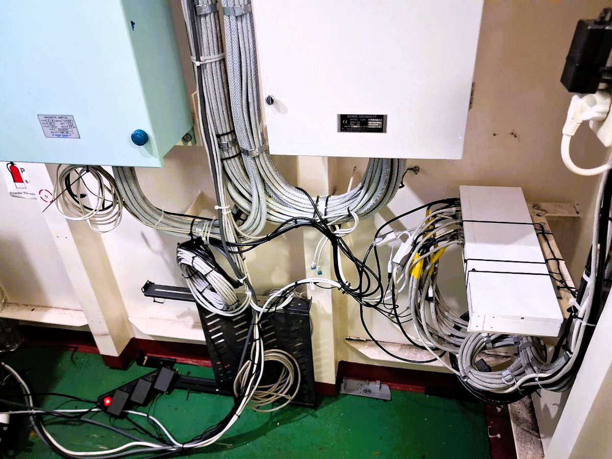 spacevisionbv's tweet photo. Successful vessel attendance in #Colombo ✅

Read more here: https://t.co/YoFb5qTnoP

#MaritimeConnectivity #FleetCommunications #VesselIT #sailor #cobham #Srilanka https://t.co/FjYSRbGu7L