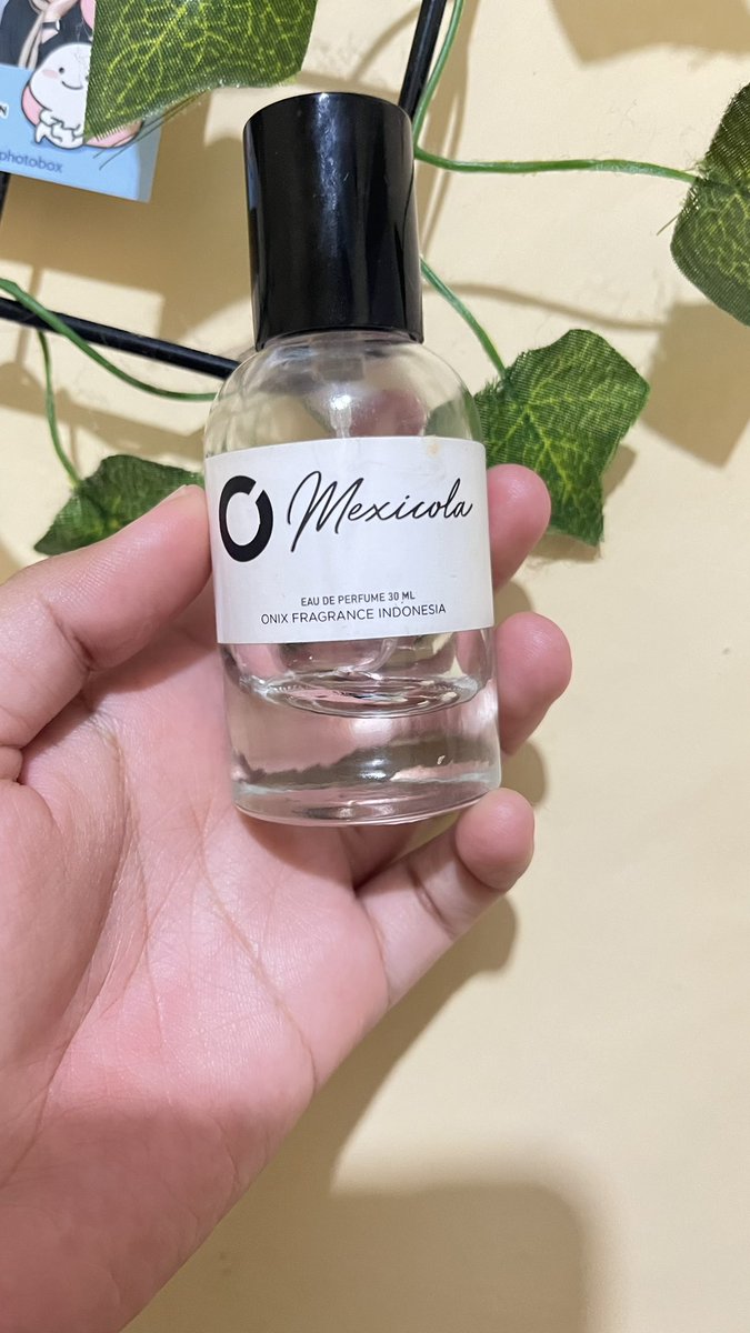 tinyanggi's tweet image. belakangan aku lagi suka banget nyobain berbagai parfum lokal yang ternyata wanginya nggak kalah sama high-end brand.
harganya masih masuk akal juga, jadi nggak nyesek kalau beli lebih dari satu hehe🩵
aku tulis sedikit review-nya di thread ini ya!