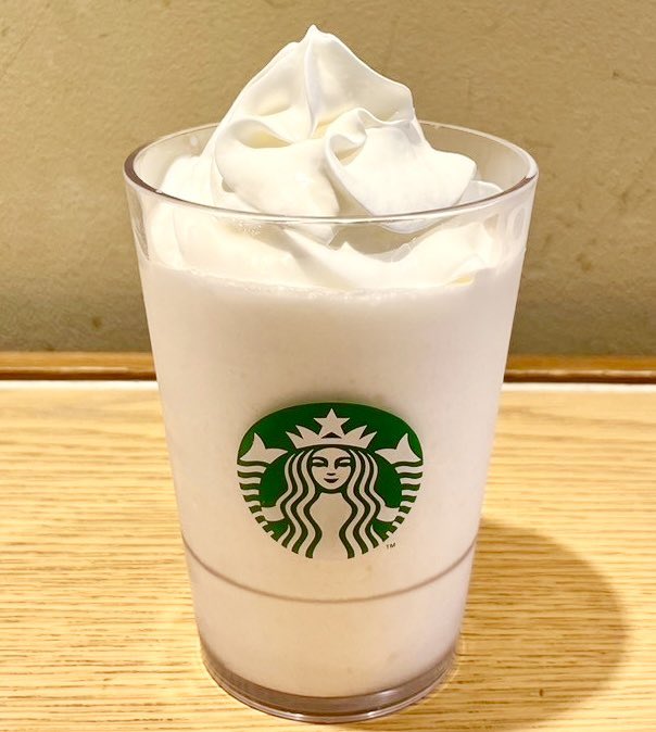 sweetroad5's tweet image. 【スタバのおすすめカスタマイズ】
バニラクリームフラペチーノで
・ブレべミルク変更
・シロップ抜き

濃厚なソフトクリームのような味で、ミルクの風味が強まって満足感抜群です！