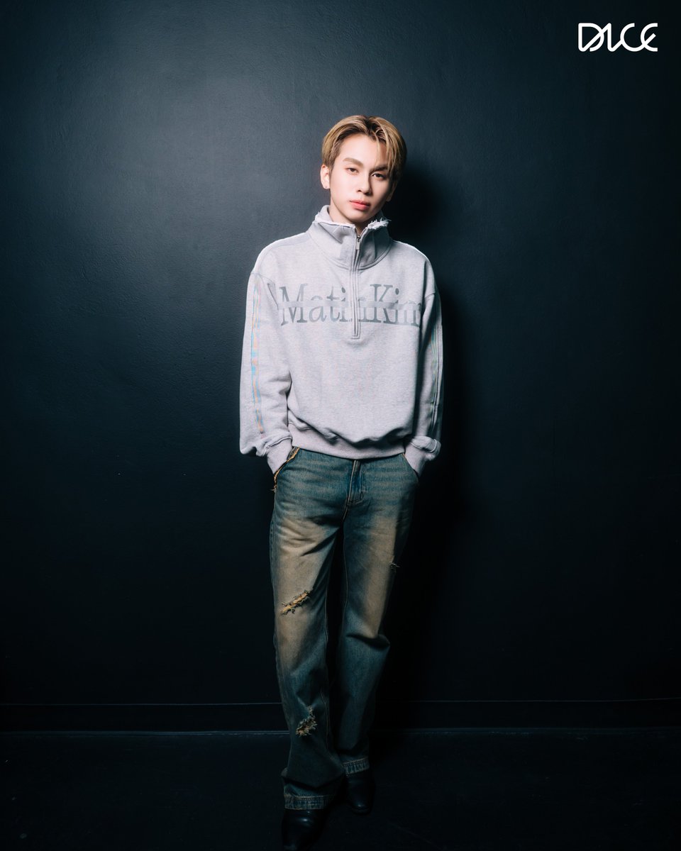 [ DICE PHOTOSET ]
DICE POSSIBILITIES THE FIRST ALBUM FANSIGN 🎲

#JAYkansopon
#DICE_POSSIBILITIES_FANSIGN
#DICE_THEFIRSTALBUM
#DICE_SONRAY