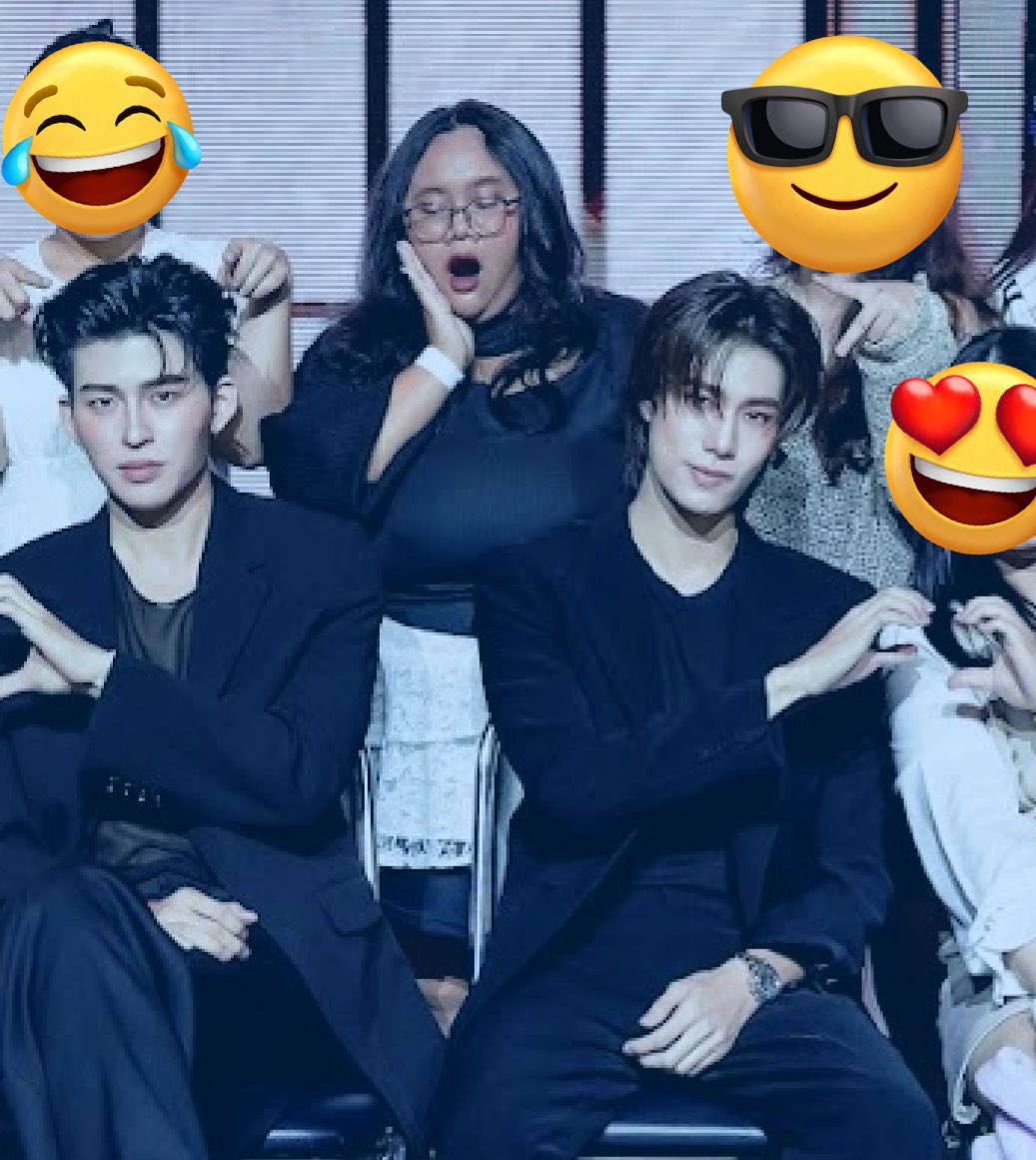 Qizil sochli kotiblar bilan porno tomosha qiling