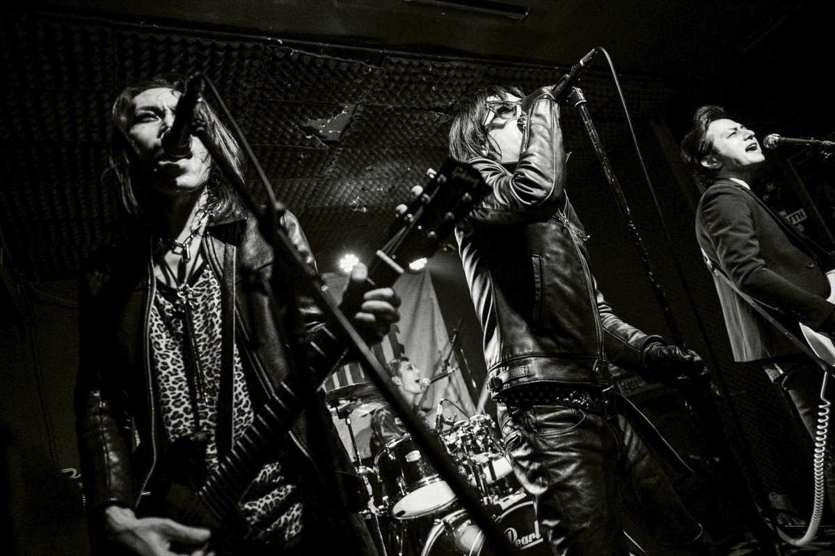 BSP_crew's tweet image. BLACK SLIM PATROLL Show Photo①📸
2025.11.08 at 柴崎RATHOLE – “ESUtoEMU -キミハシゲキテキ-”🔥

w/ RAISE A FLAG / BLACK SLIM PATROLL / PET

📷 Photo by MAYUMI （@SOxWHAT_88 )

#BLACKSLIMPATROLL #LETTHEREBELIGHT #柴崎RATHOLE #パンクロック