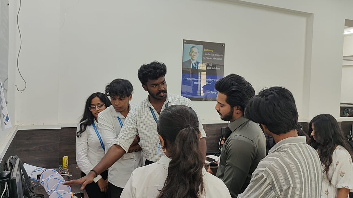 rrceblr's tweet image. 🏆🌟 Proud moment for #RRCE! 🎉
Students from #RoboticsAndAutomation won 1st place 🥇 at the Inter-College Project Expo, #GAT, for their project “Worm-Like Locomotive &amp;amp; Mesh Structured Robot.” 🚀 Kudos to the team &amp;amp; guide Dr. Radhakrishna! 👏
